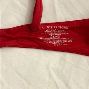 Victoria's Secret Intimates & Sleepwear - Victoria's Secret Red Bra Size 34B push up Victoria's Secret Intimates & Sleepwear - Victoria's Secret Red Bra Size 34B push up